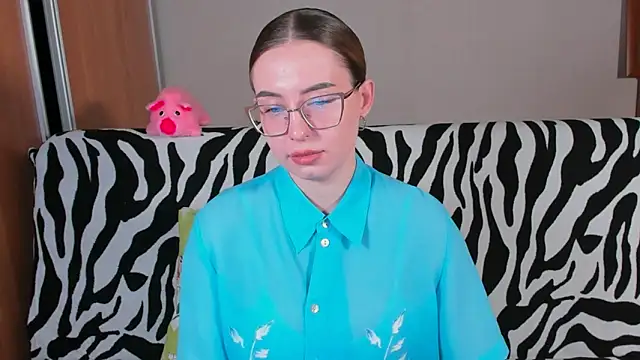 VeronikaKissuchi online show from February 26, 2025, 6:00 pm