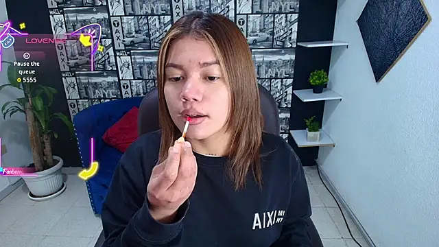 Gissel Angel online show from September 18, 2025, 8:11 pm