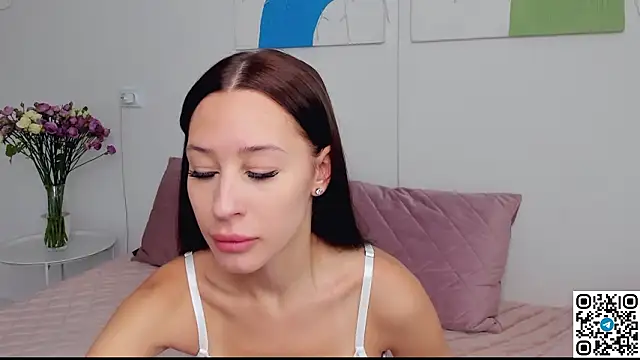 SelenaRousey online show from March 4, 2026, 9:37 am