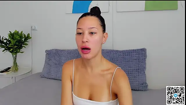 Snapshot of SelenaRousey chatting on July 12, 2026, 7:21 am SelenaRousey online show from July 12, 2026, 7:21 am