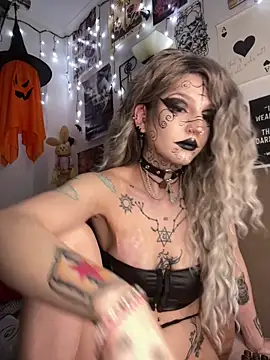 MoonAgnes online show from April 27, 2026, 4:38 pm