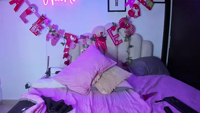 NaomiAsha online show from February 20, 2025, 4:18 am