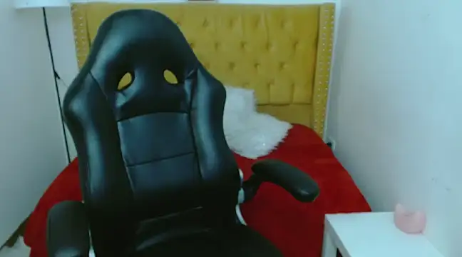 AlexandraJones  online show from February 22, 2025, 10:18 am