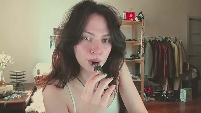 Niky  Jess online show from July 12, 2026, 5:42 am
