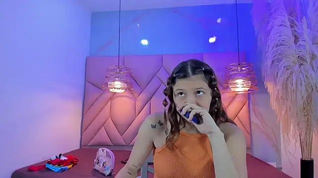 AngelaaCute  online show from February 5, 2025, 12:06 pm