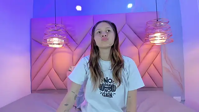 AngelaaCute  online show from March 17, 2025, 12:25 pm