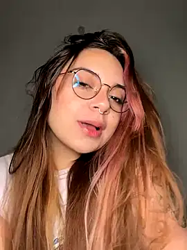 NatyOlson online show from September 12, 2025, 6:57 am