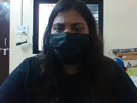 Snapshot of Hotmilfxox chatting on May 15, 2026, 7:37 am Hotmilfxox online show from May 15, 2026, 7:37 am