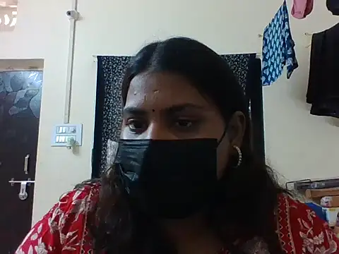 Snapshot of Hotmilfxox chatting on May 17, 2026, 7:17 am Hotmilfxox online show from May 17, 2026, 7:17 am