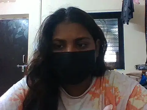 Snapshot of Hotmilfxox chatting on May 24, 2026, 8:19 am Hotmilfxox online show from May 24, 2026, 8:19 am