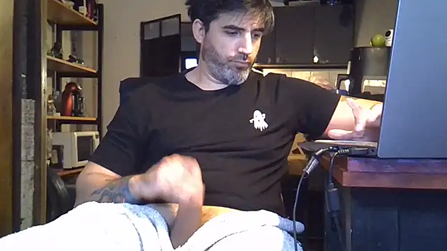 ozzypsico13 online show from July 13, 2026, 2:53 pm