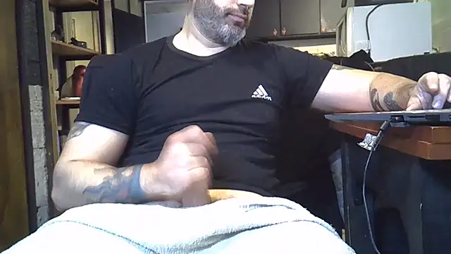 ozzypsico13 online show from August 1, 2026, 3:22 pm
