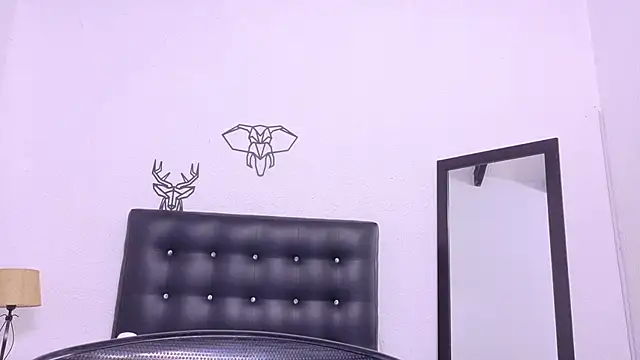 Skinny hottie18 online show from January 3, 2025, 4:48 pm