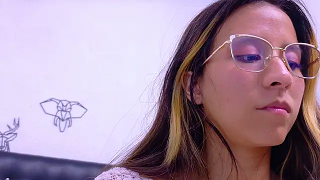 Skinny hottie18 online show from January 9, 2025, 4:49 pm