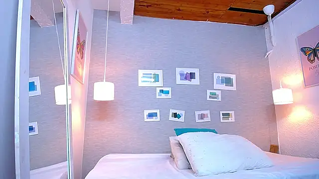 Skinny hottie18 online show from January 10, 2025, 7:54 pm