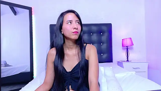 Skinny hottie18 online show from September 23, 2025, 1:47 pm