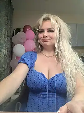 candy queeen online show from February 22, 2025, 2:39 am