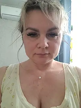 candy queeen online show from February 20, 2026, 11:32 am