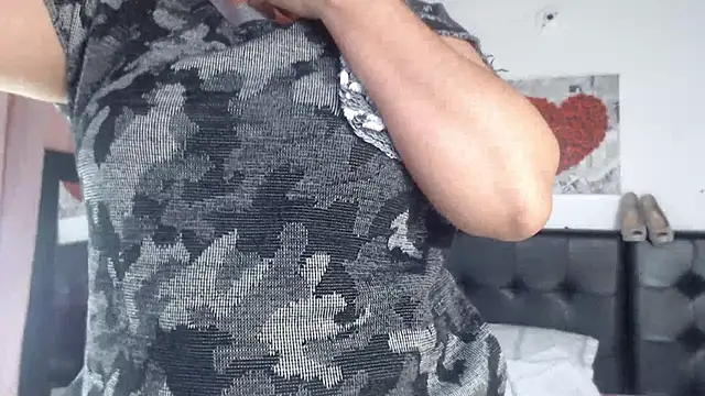 Amara Red online show from April 18, 2026, 12:53 pm