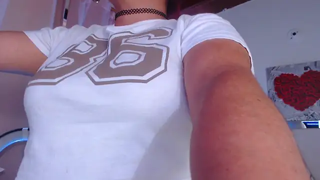 Snapshot of Amara_Red chatting on July 3, 2026, 11:27 am Amara Red online show from July 3, 2026, 11:27 am