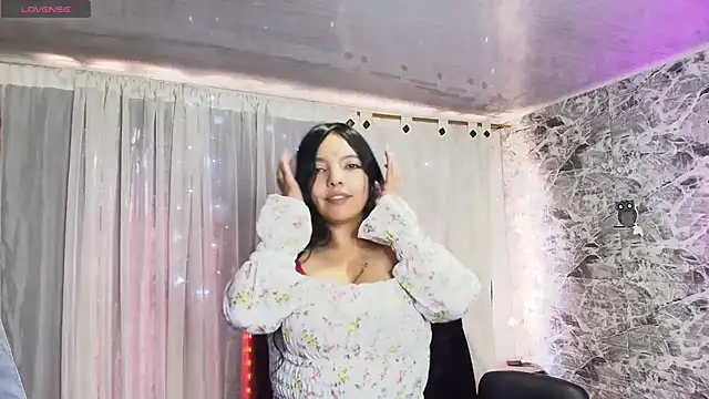 loren tits24 online show from April 1, 2026, 7:33 pm