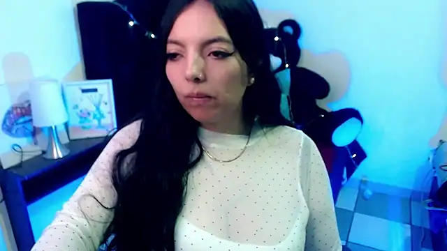 Snapshot of loren_tits24 chatting on July 7, 2026, 6:45 pm loren tits24 online show from July 7, 2026, 6:45 pm