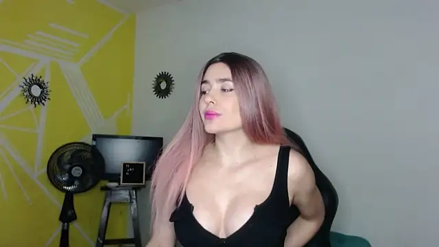 Nikolle Rouss online show from March 14, 2025, 4:21 am