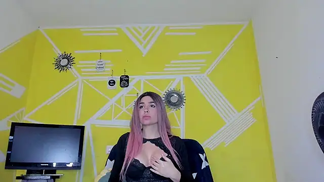 Nikolle Rouss online show from November 28, 2025, 9:50 pm