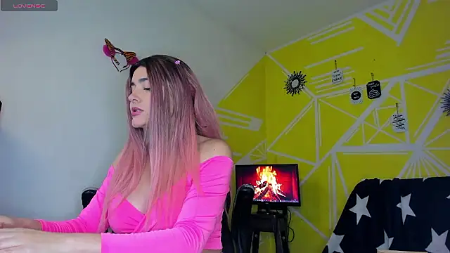 Nikolle Rouss online show from January 11, 2026, 5:23 am