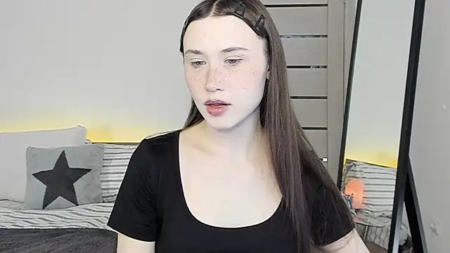 Snapshot of Stella_Sunny chatting on April 24, 2026, 9:06 pm Stella Sunny online show from April 24, 2026, 9:06 pm