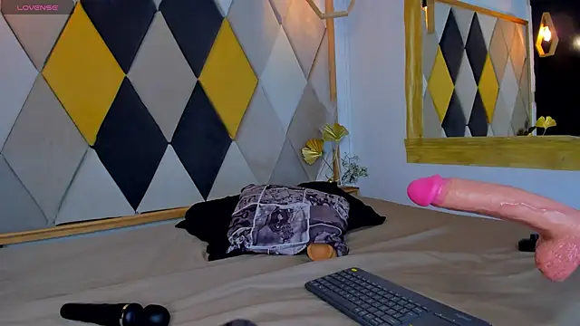 SamanthaFerrer  online show from March 13, 2025, 9:48 pm