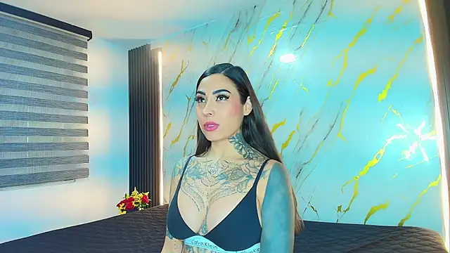 Snapshot of EmiliMontero chatting on June 26, 2026, 1:10 am EmiliMontero online show from June 26, 2026, 1:10 am