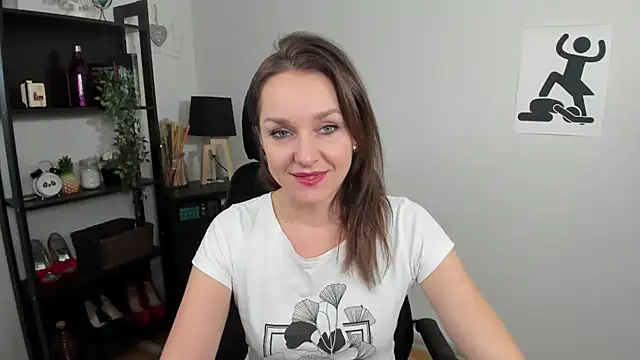 AliciaDesire online show from December 18, 2024, 2:49 pm