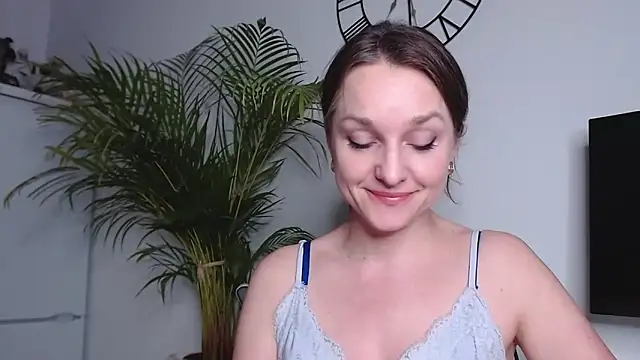 AliciaDesire online show from February 12, 2025, 6:30 pm