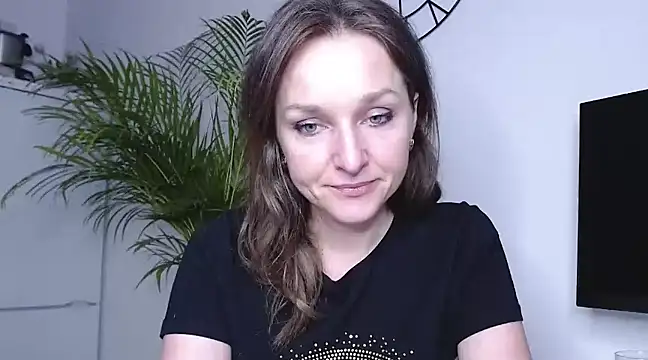 AliciaDesire online show from February 18, 2025, 3:54 pm