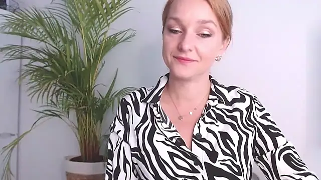 AliciaDesire online show from October 17, 2025, 5:54 am