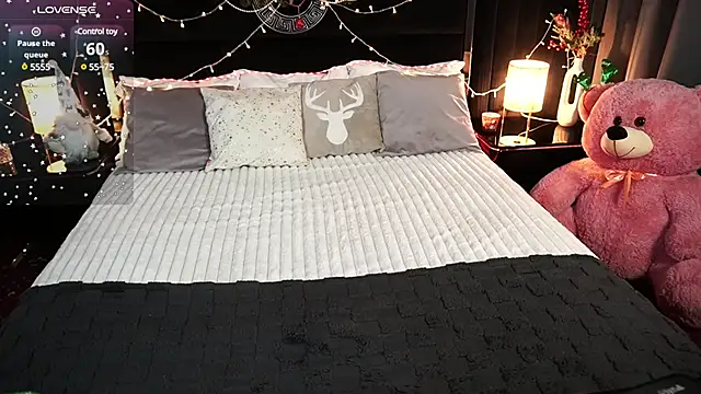 KitnissKiss online show from January 4, 2025, 11:27 pm