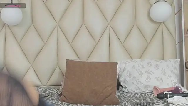 zamira 44 online show from February 27, 2025, 1:38 pm