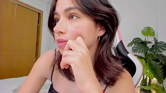 Adriennesexxx online show from January 31, 2025, 2:28 pm