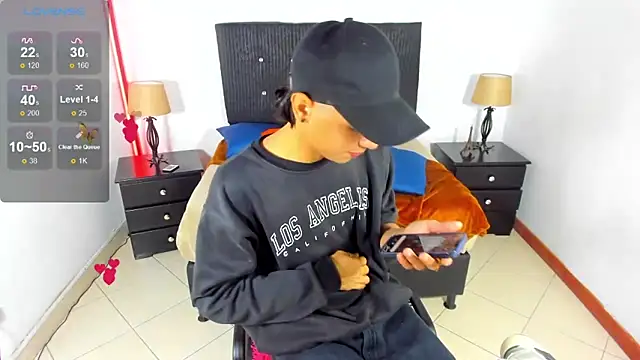 Snapshot of Brand_habes chatting on December 11, 2024, 1:39 pm Brand habes online show from December 11, 2024, 1:39 pm