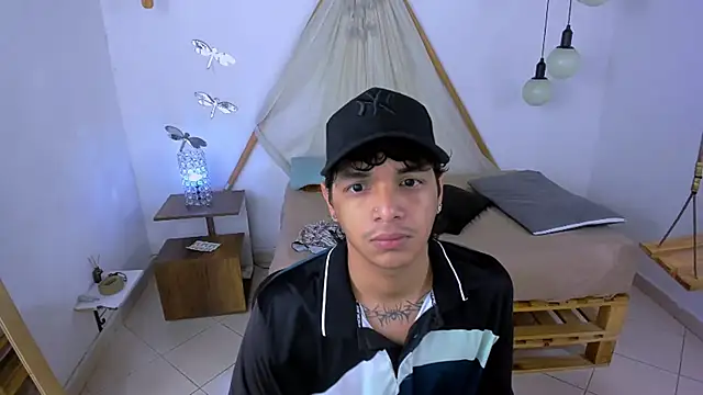 Snapshot of Brand_habes chatting on September 24, 2025, 1:25 pm Brand habes online show from September 24, 2025, 1:25 pm