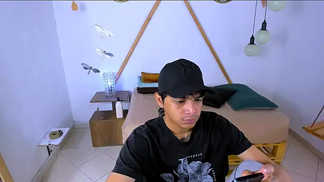 Snapshot of Brand_habes chatting on October 4, 2025, 2:26 pm Brand habes online show from October 4, 2025, 2:26 pm