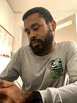 KaelMoreau online show from October 9, 2025, 3:10 pm