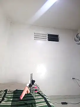 DIORA Latina online show from September 26, 2025, 4:38 am