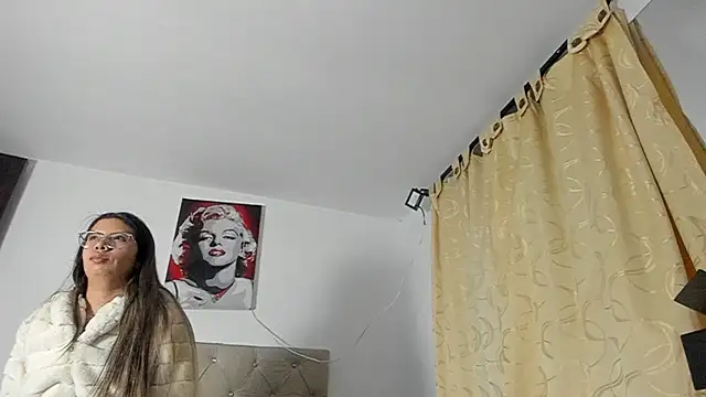 Vahiolet smith online show from September 16, 2025, 3:18 am