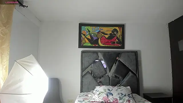 Vahiolet smith online show from October 21, 2025, 1:50 am