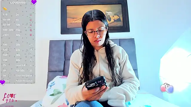 Vahiolet smith online show from April 22, 2026, 3:09 am