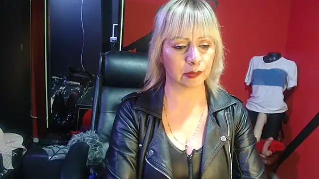 KLOE PIELL online show from November 20, 2025, 10:09 pm