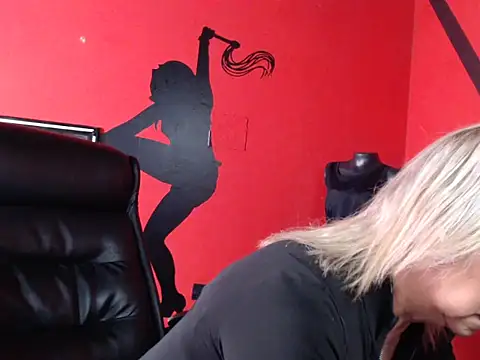 KLOE PIELL online show from April 9, 2026, 10:26 pm