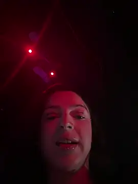 exoticmisfitt online show from April 14, 2026, 10:27 pm